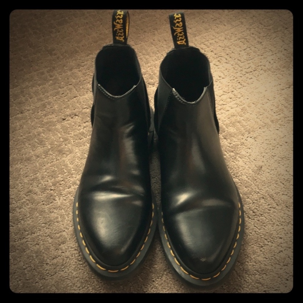 Black Chelsea Boot - Dr. Martens